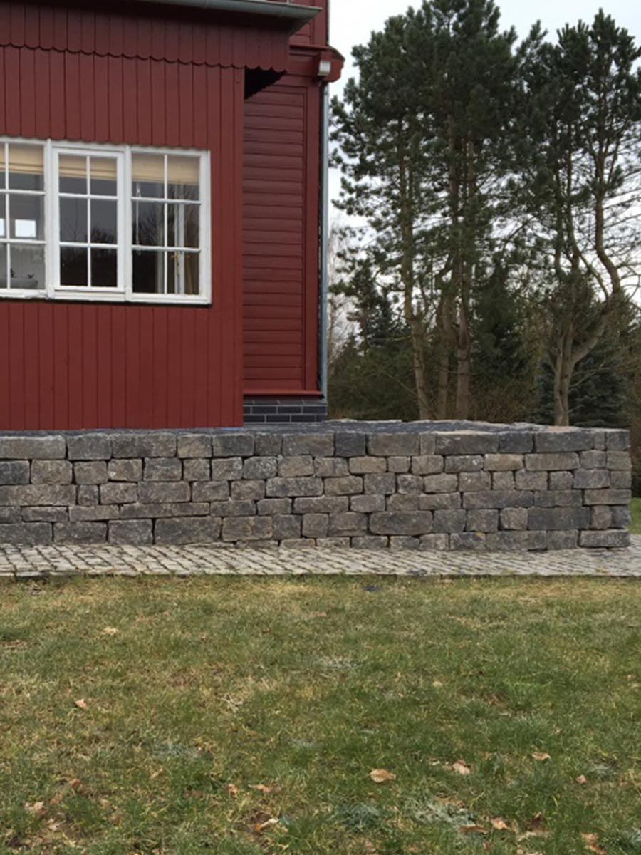 Basalt Mauersteine Trockenmauer verlegt
