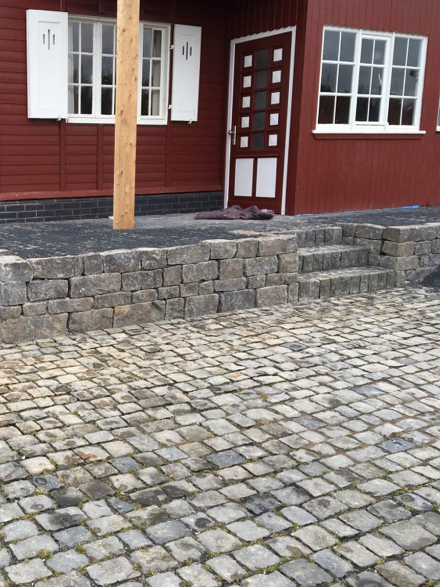 Basalt Mauersteine Trockenmauer verlegt