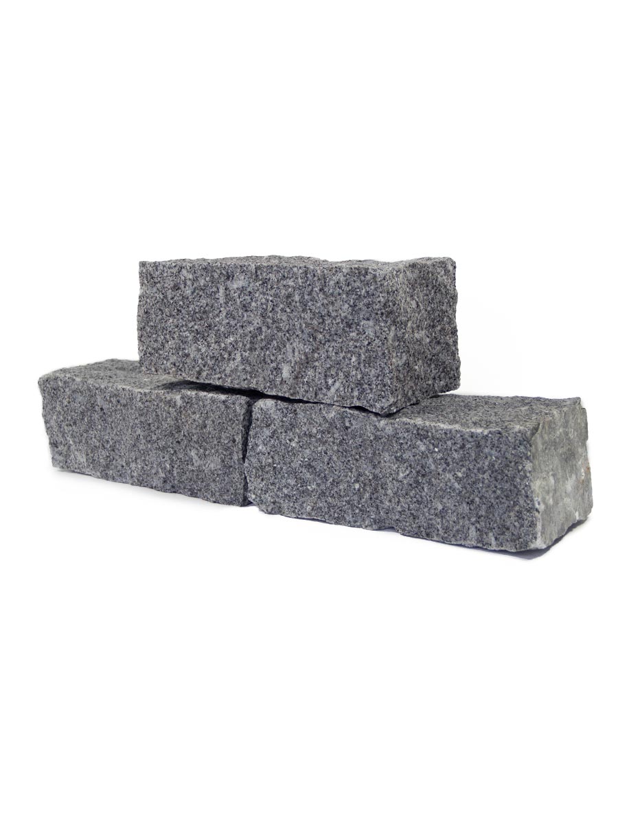 Mauersteine Granit Hellgrau (nass)